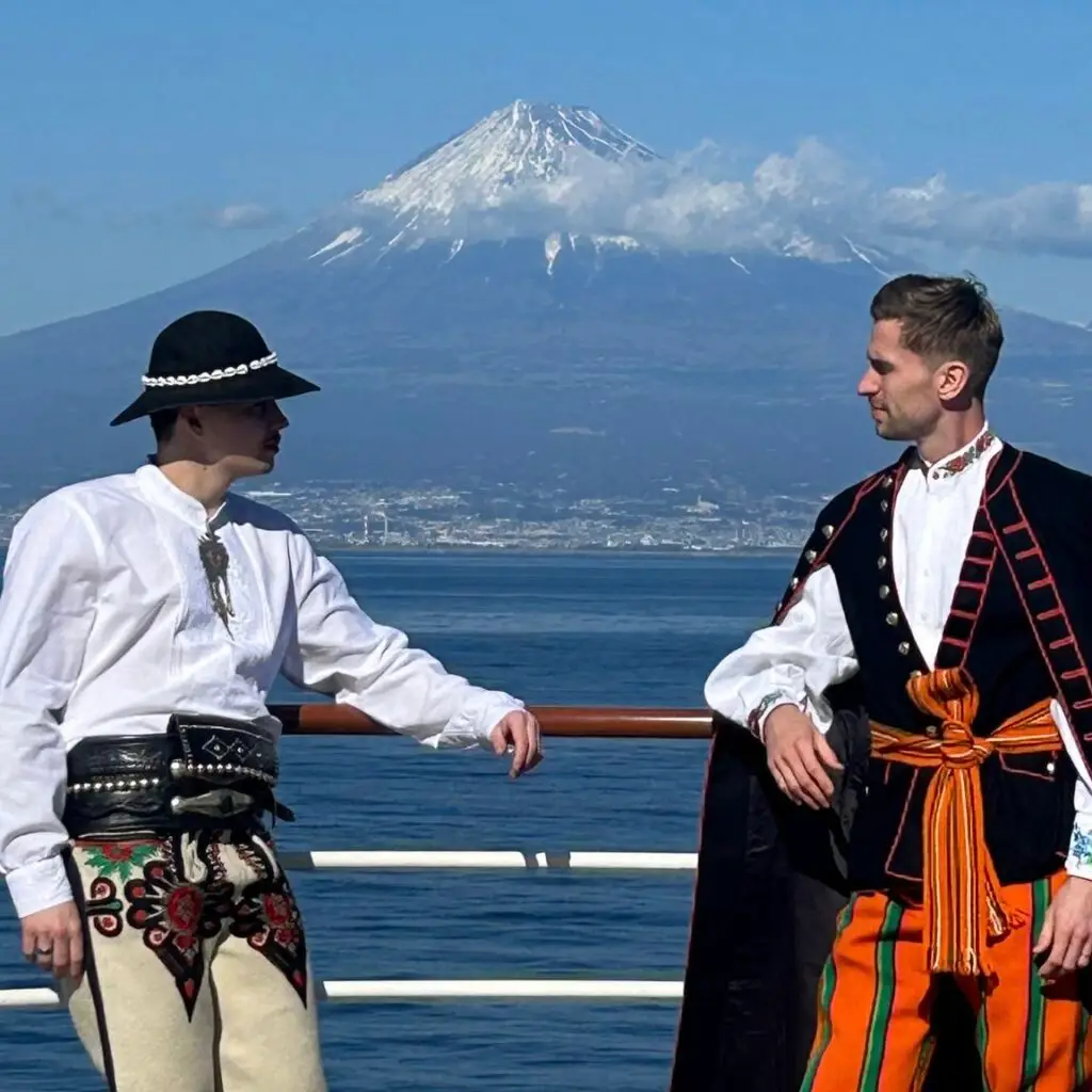 2b2df491-b71b-422f-9f11-bf9f151e0b3e